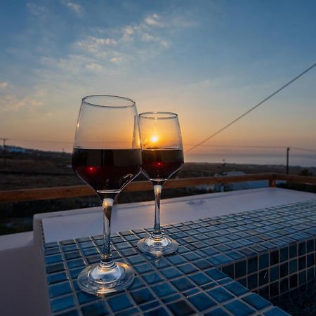 Theophrasti Suites Finikiá Kültér fotó