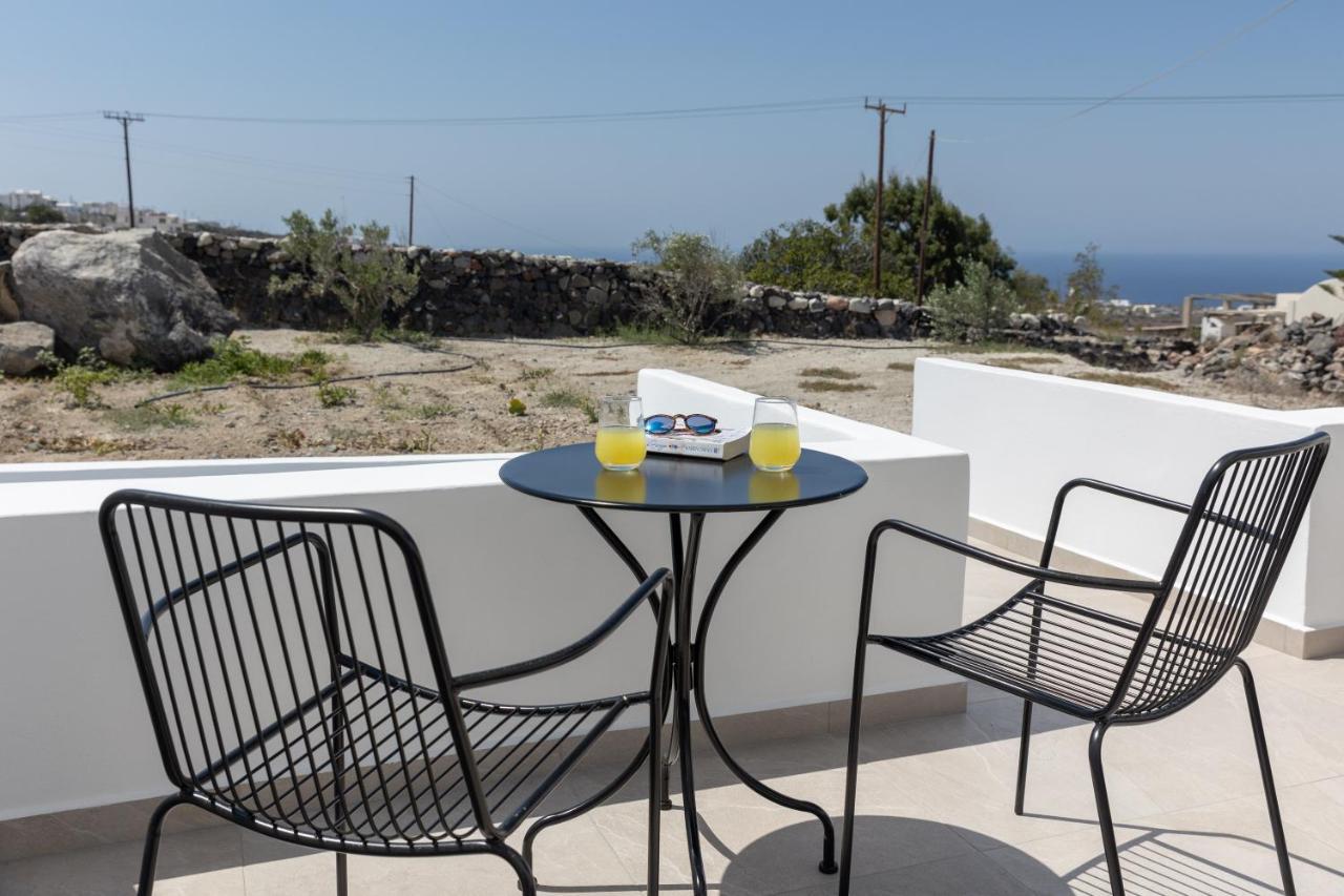 Theophrasti Suites Finikiá Kültér fotó