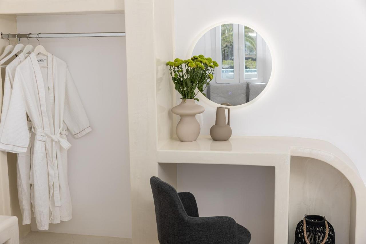 Theophrasti Suites Finikiá Kültér fotó