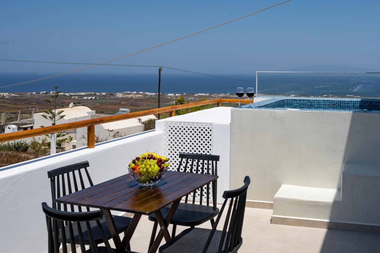 Theophrasti Suites Finikiá Kültér fotó