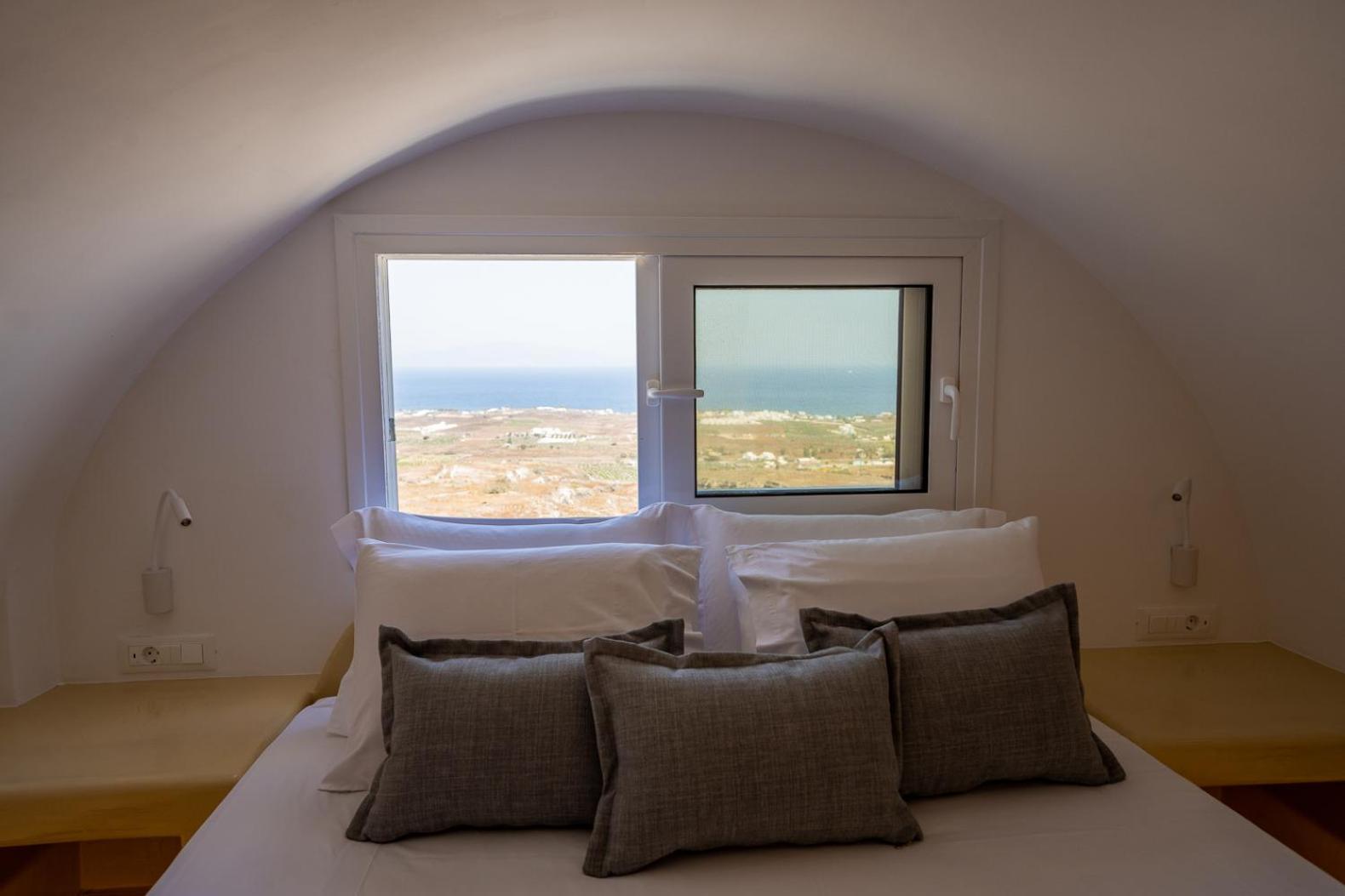 Theophrasti Suites Finikiá Kültér fotó