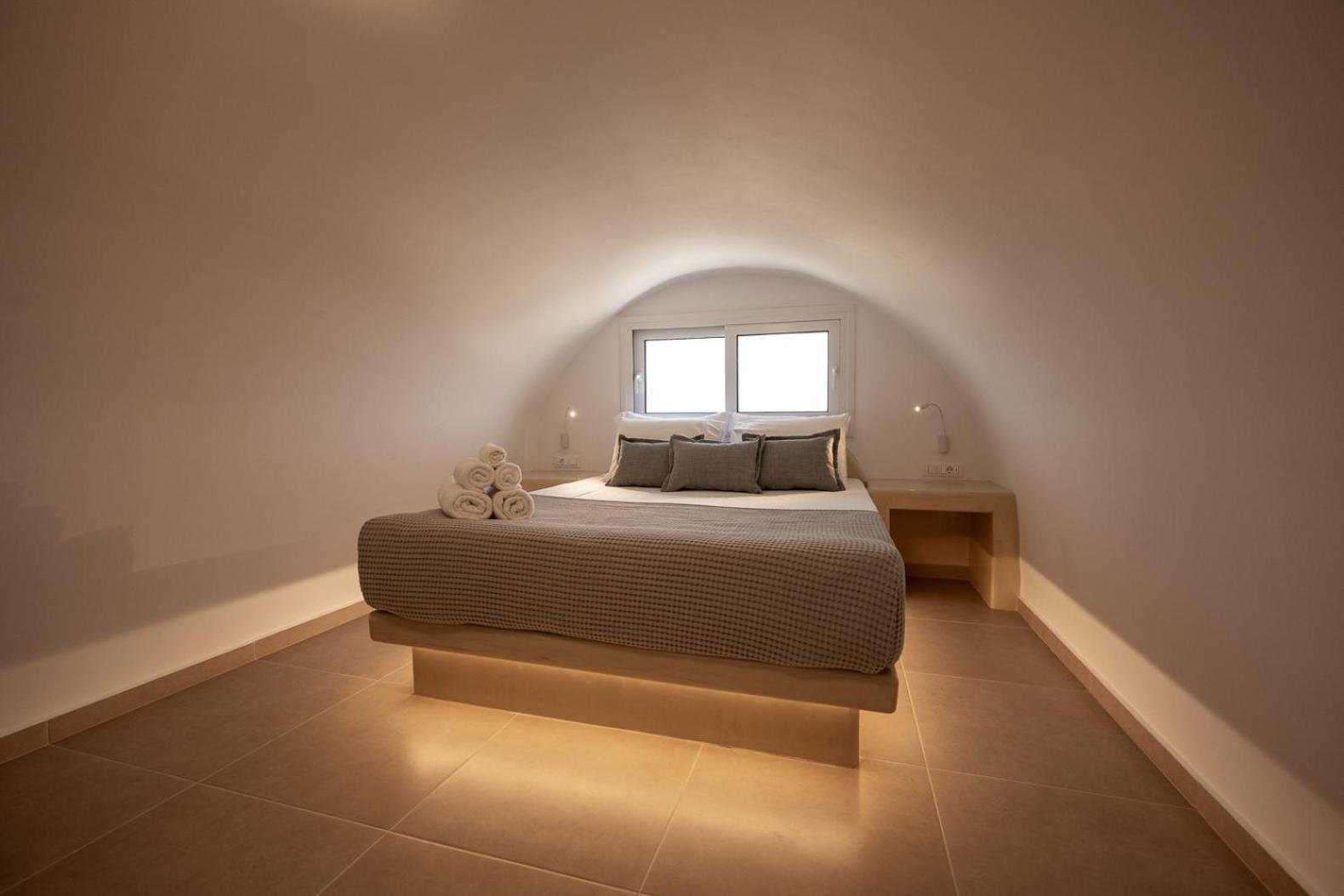 Theophrasti Suites Finikiá Kültér fotó