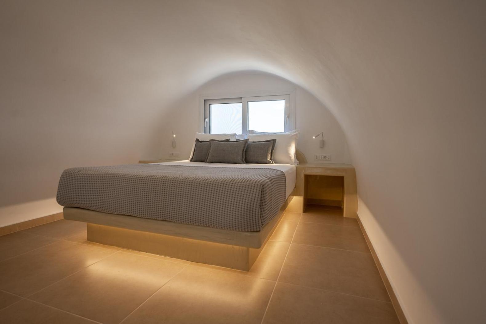 Theophrasti Suites Finikiá Kültér fotó