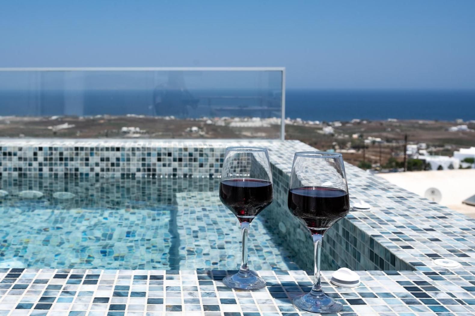 Theophrasti Suites Finikiá Kültér fotó